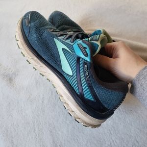 Brooks GTS18 womens athletic sneakers blue size 8.5